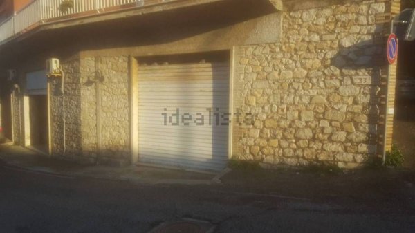 locale commerciale in vendita a Sezze