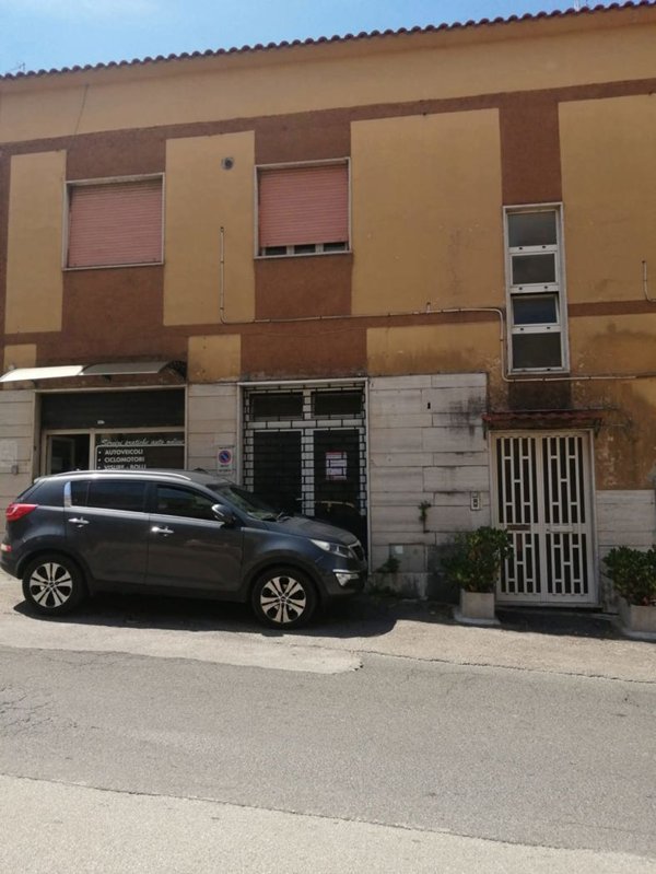 locale commerciale in vendita a Sezze