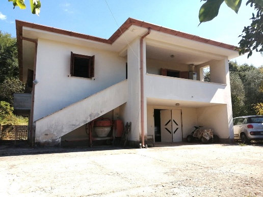 casa indipendente in vendita a Sezze