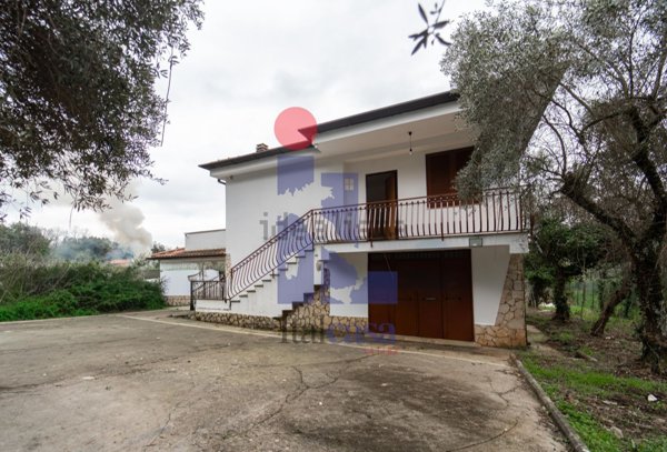 casa indipendente in vendita a Sezze