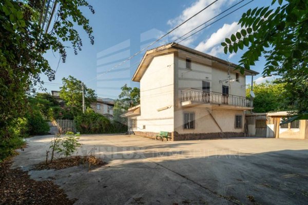 casa indipendente in vendita a Sezze in zona Suso