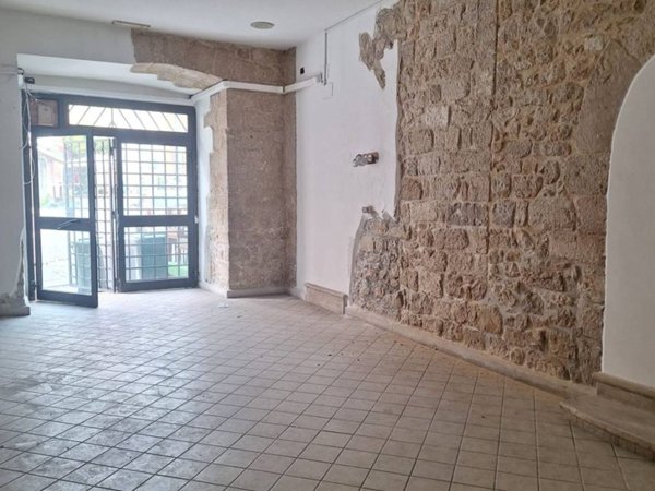 negozio in vendita a Sezze
