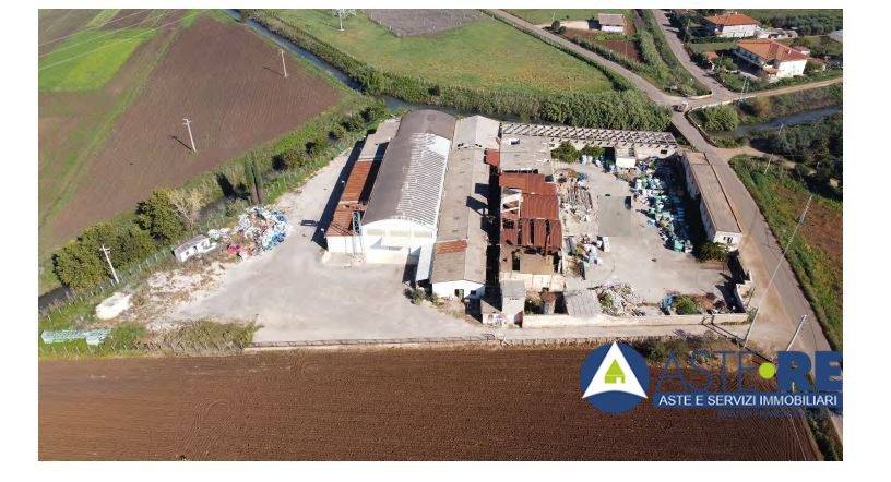 capannone in vendita a Sezze