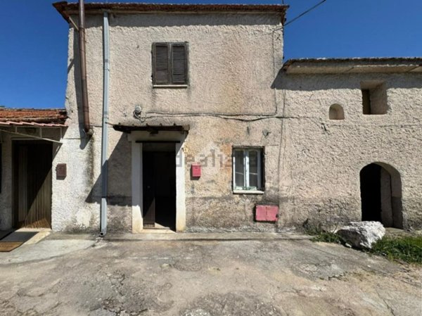 casa semindipendente in vendita a Sezze