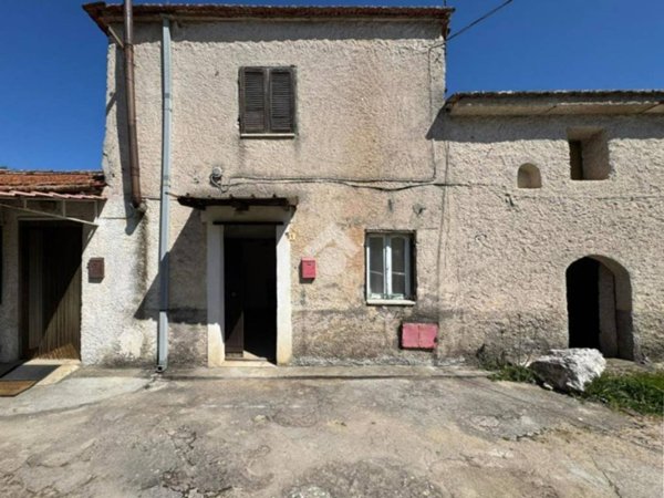 casa indipendente in vendita a Sezze