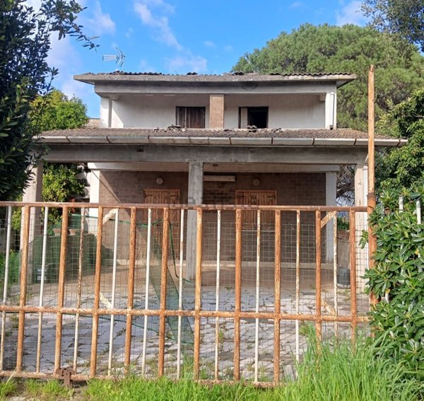 casa indipendente in vendita a Sezze