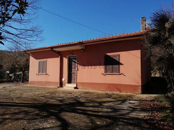 casa indipendente in vendita a Sezze