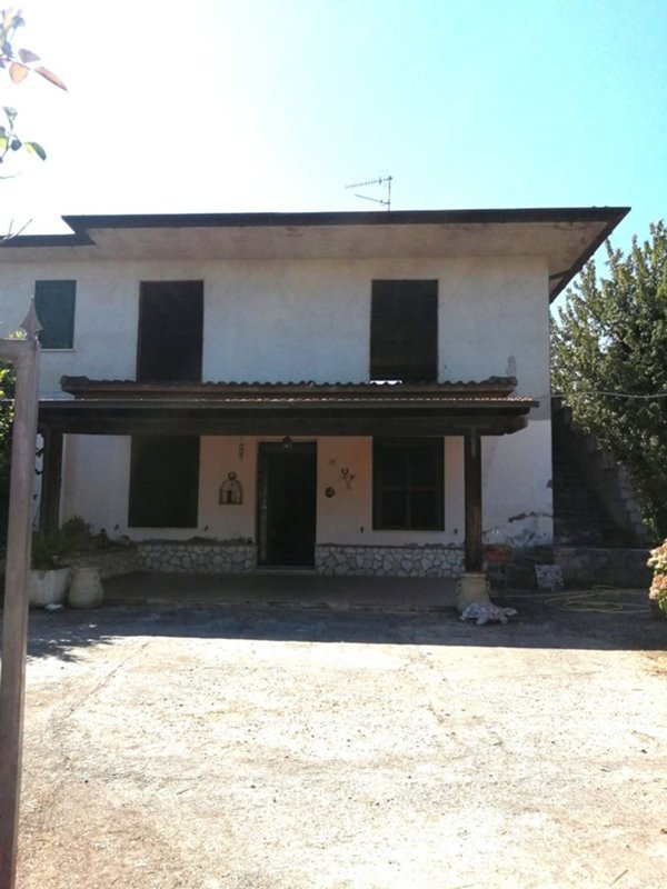 casa indipendente in vendita a Sezze