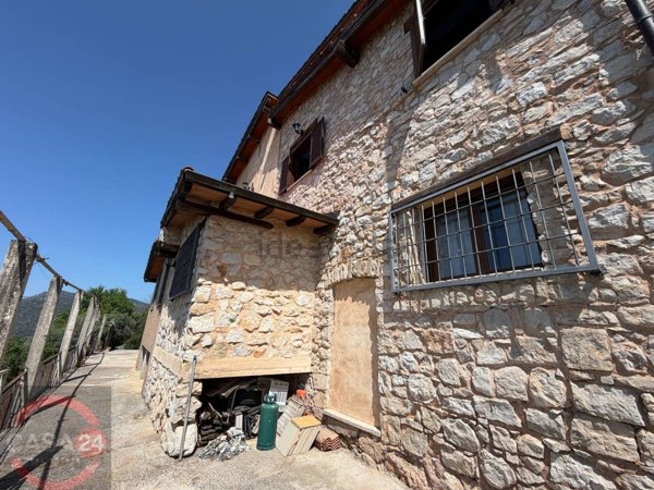 casa indipendente in vendita a Sezze
