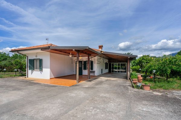 casa indipendente in vendita a Sezze in zona Colli