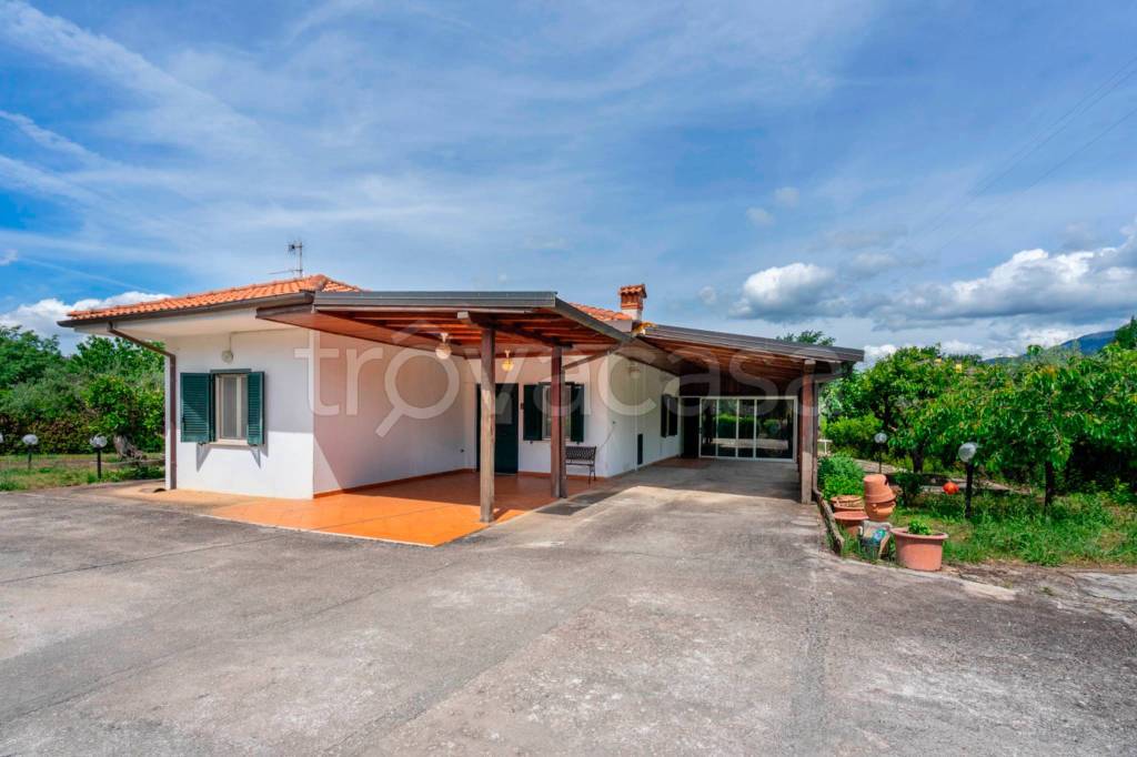 casa indipendente in vendita a Sezze in zona Colli