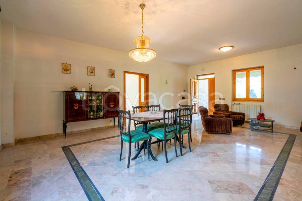 casa indipendente in vendita a Sezze