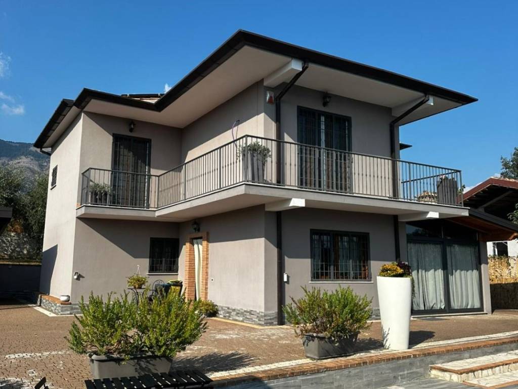 casa indipendente in vendita a Sezze