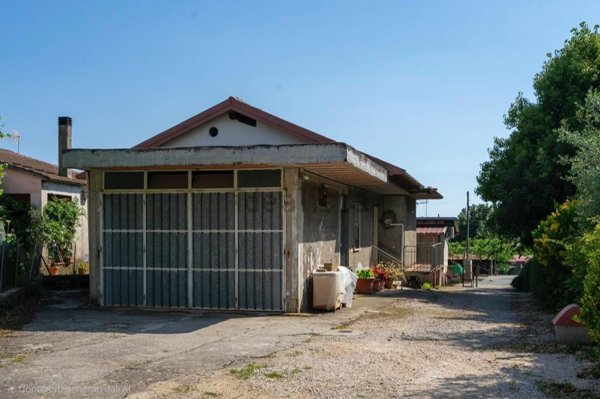 casa indipendente in vendita a Sezze