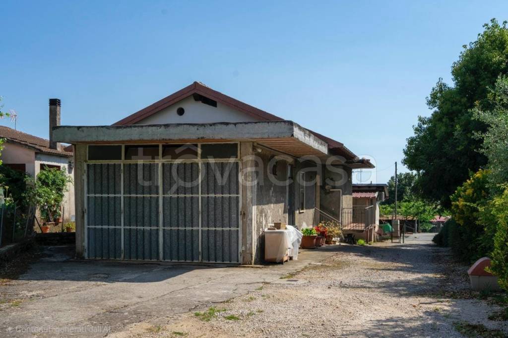 casa indipendente in vendita a Sezze