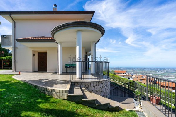 casa indipendente in vendita a Sezze