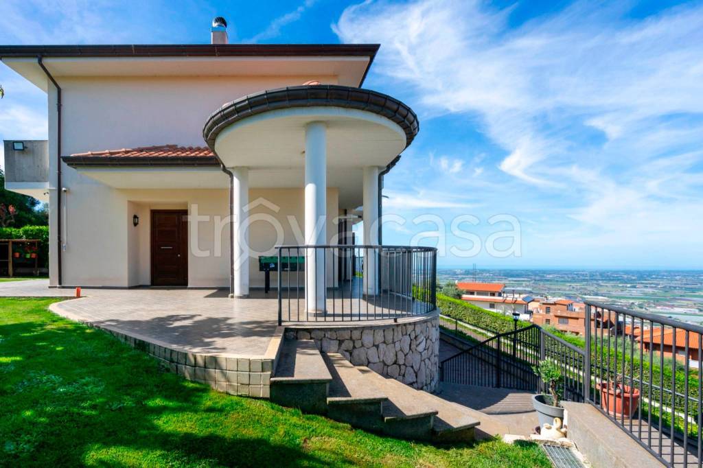 casa indipendente in vendita a Sezze