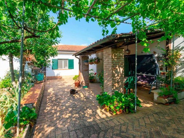 casa indipendente in vendita a Sezze