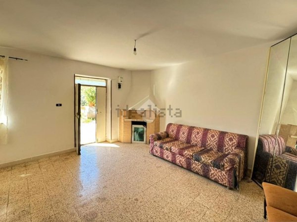 casa indipendente in vendita a Sezze