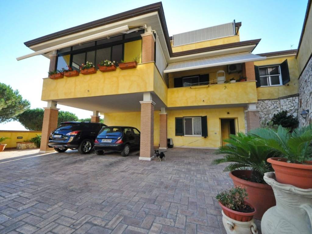 casa indipendente in vendita a Sezze