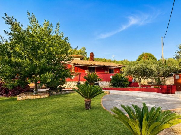 casa indipendente in vendita a Sezze in zona Monte Pilorci