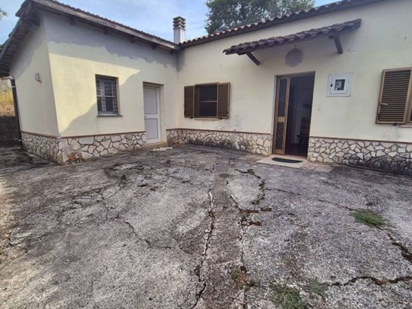 casa indipendente in vendita a Sezze in zona Casali
