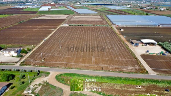terreno in vendita a Sezze in zona Ceriara