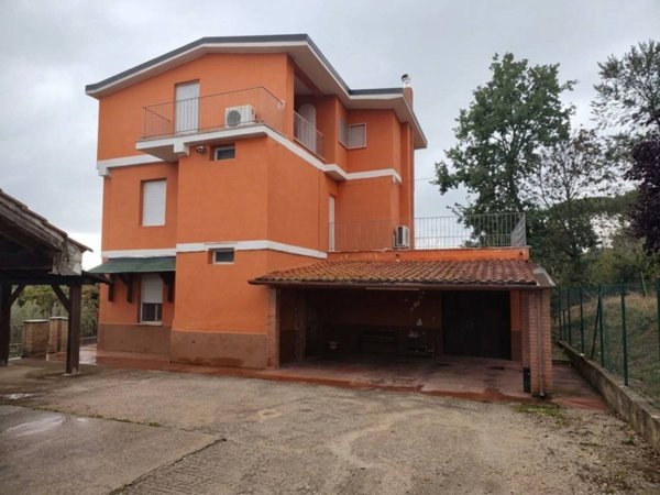 casa indipendente in vendita a Sezze in zona Colli
