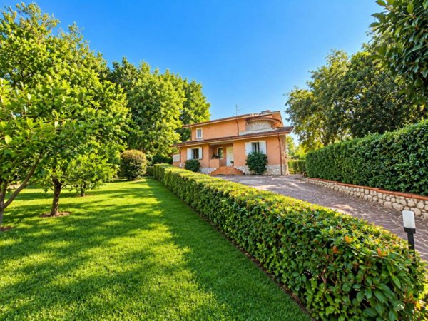 casa indipendente in vendita a Sezze