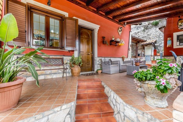 casa indipendente in vendita a Sezze