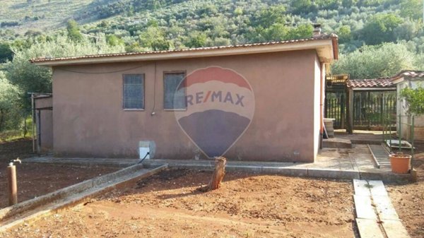 casa indipendente in vendita a Sonnino in zona Cerreto