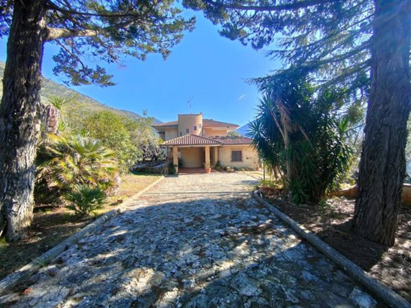 casa indipendente in vendita a Sonnino