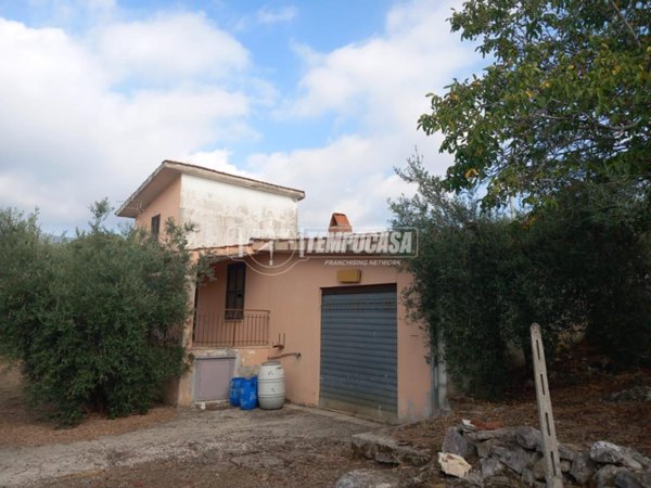 casa indipendente in vendita a Sonnino