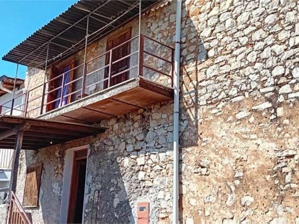 appartamento in vendita a Sonnino in zona Fienili