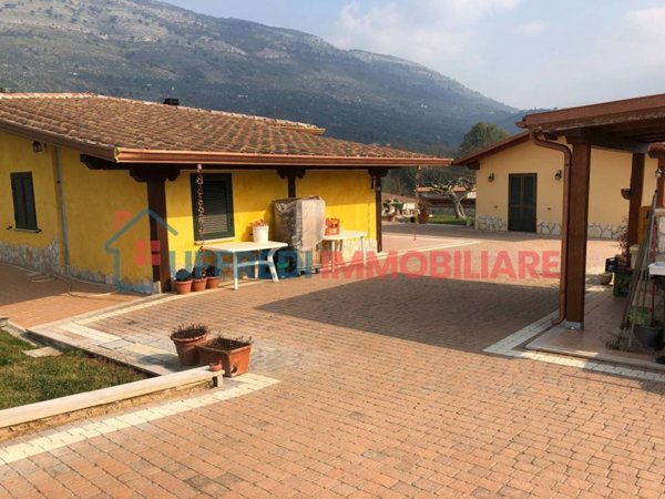 casa indipendente in vendita a Sonnino