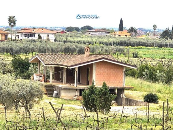 casa indipendente in vendita a Sonnino in zona Capocroce