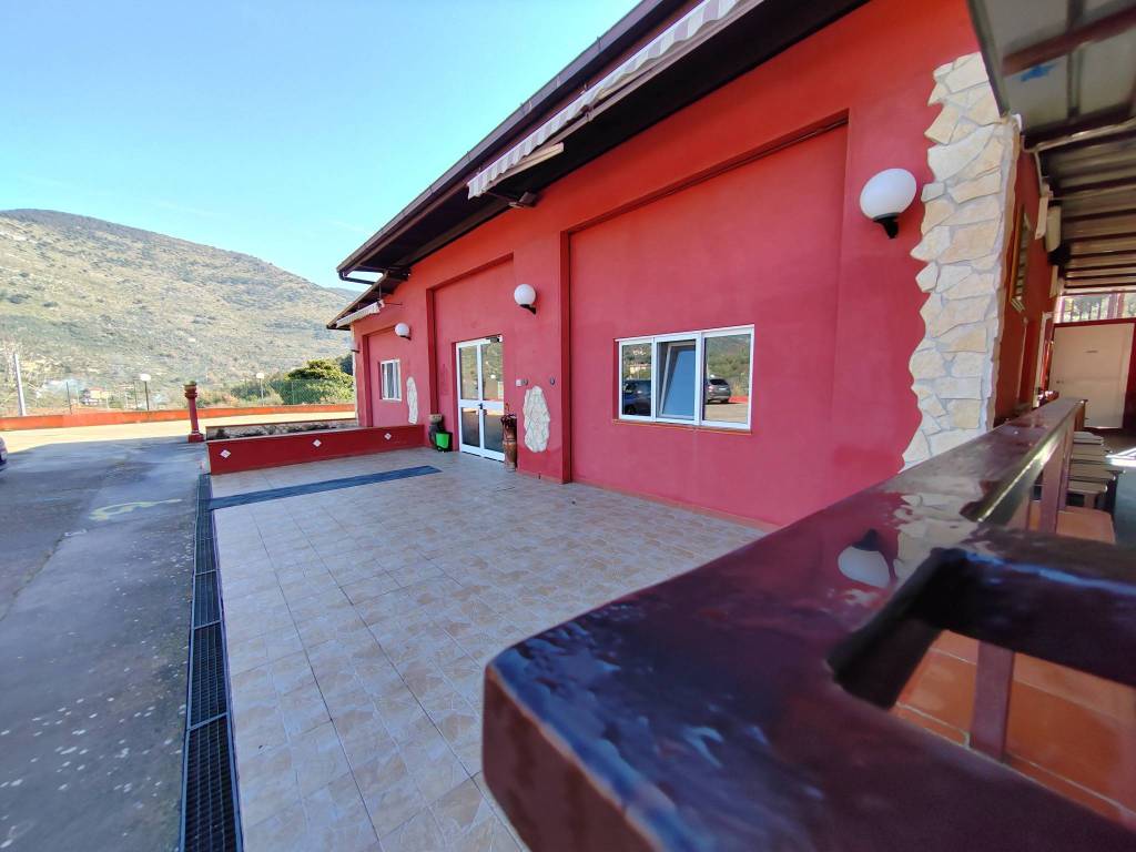 negozio in vendita a Sonnino in zona Cerreto