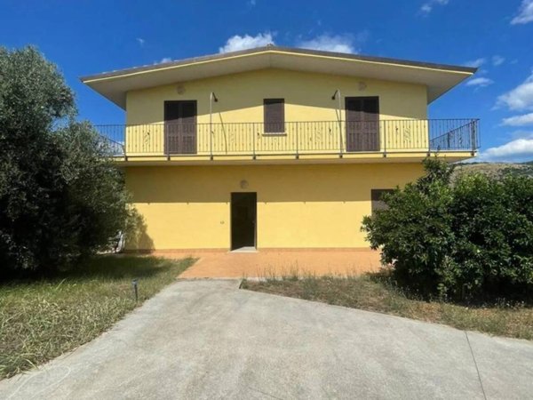 casa indipendente in vendita a Sonnino in zona Capocroce