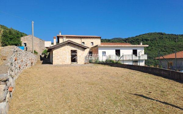 casale in vendita a Sonnino