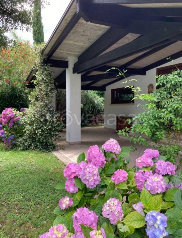 casa indipendente in vendita a Sonnino in zona Sonnino Scalo