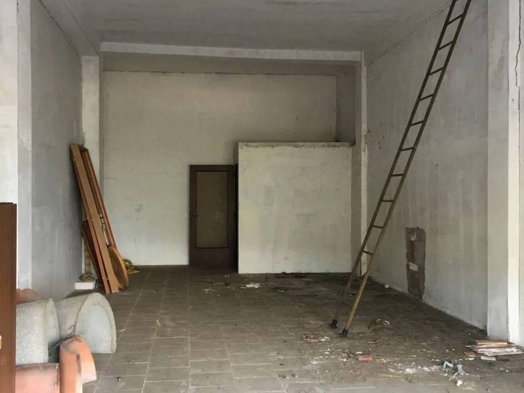 negozio in vendita a Sonnino