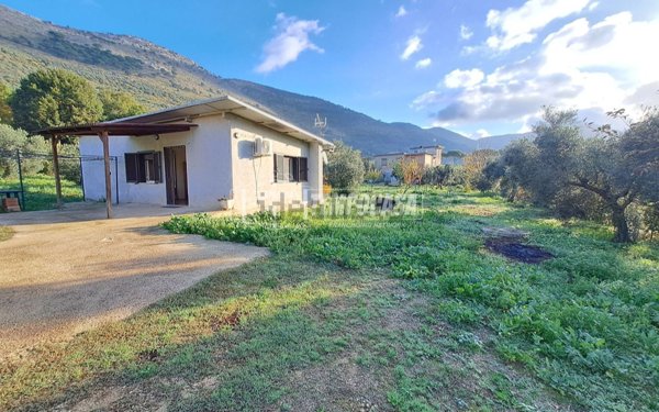 casa indipendente in vendita a Sonnino