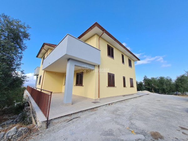 casa indipendente in vendita a Sonnino