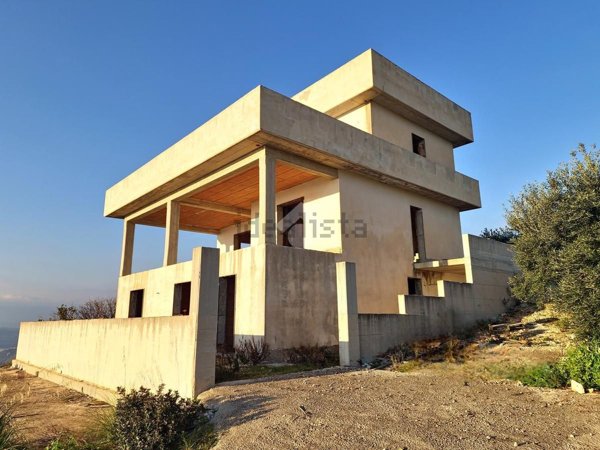 casa indipendente in vendita a Sonnino