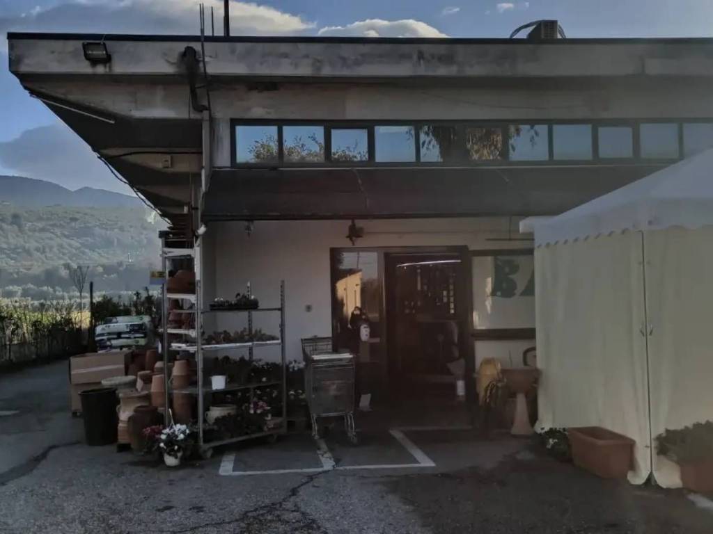 negozio in vendita a Sonnino in zona Sonnino Scalo