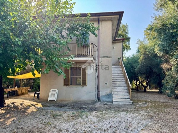 casa indipendente in vendita a Sonnino in zona Sonnino Scalo