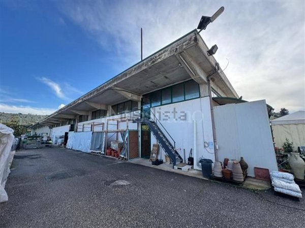 capannone in vendita a Sonnino