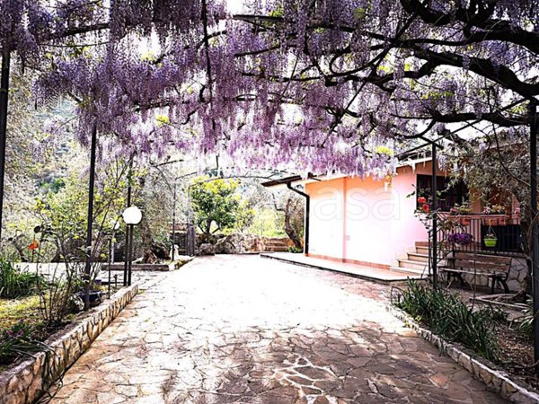 casa indipendente in vendita a Sonnino