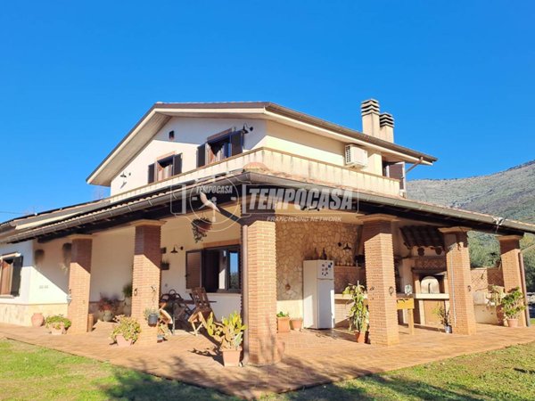 casa indipendente in vendita a Sonnino in zona La Sassa