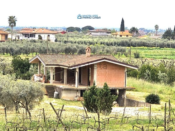 casa indipendente in vendita a Sonnino in zona Capocroce